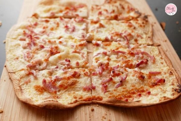 bánh Tarte Flambée (Flammekueche)